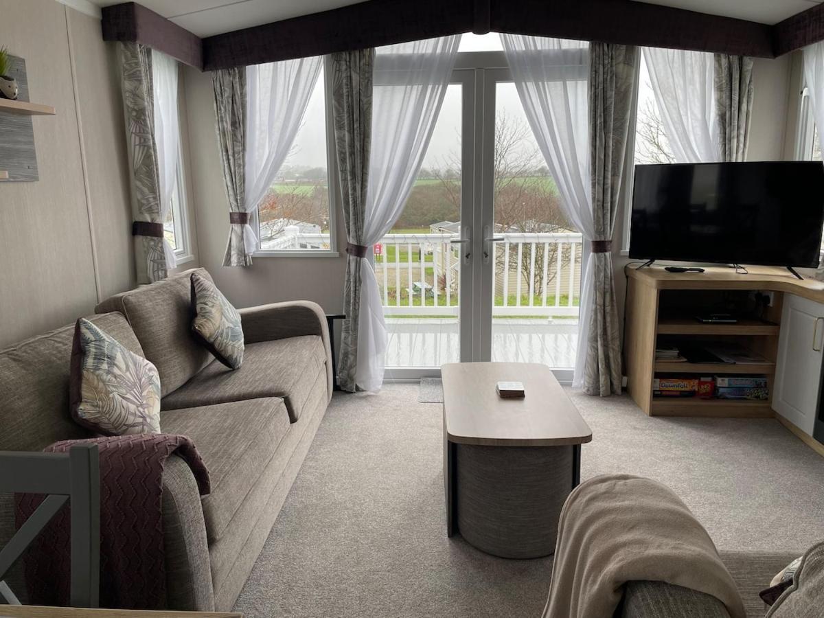 Luxury Caravan Cornwall Sleeps 4 Countryside View St Austell Exterior photo